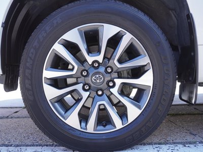 TOYOTA LAND CRUISER PRADO - 8