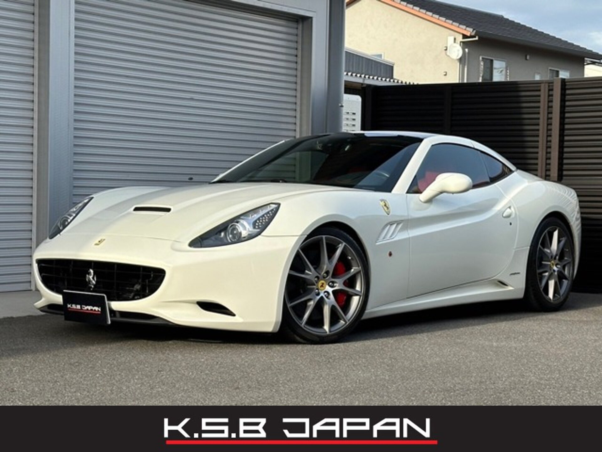 FERRARI CALIFORNIA - View 1