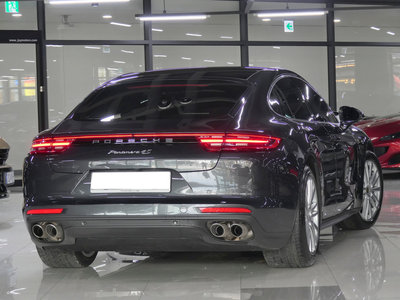 PORSCHE PANAMERA - 2