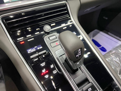 PORSCHE PANAMERA - 9