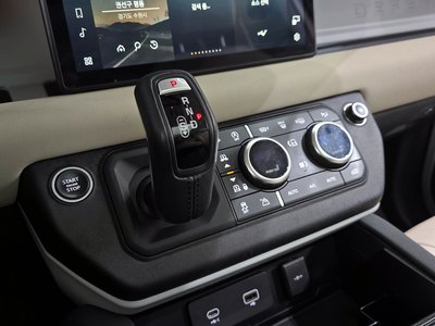 LAND ROVER DEFENDER - 9