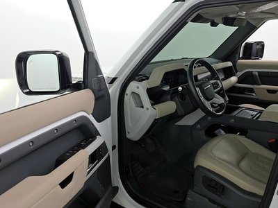 LAND ROVER DEFENDER - 10