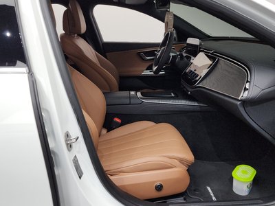 صورة مصغرة 16 لـ 2025 Mercedes-BENZ E-CLASS