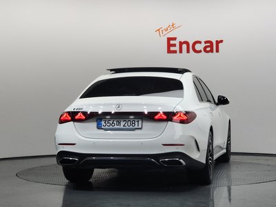صورة 4 لـ 2025 Mercedes-BENZ E-CLASS