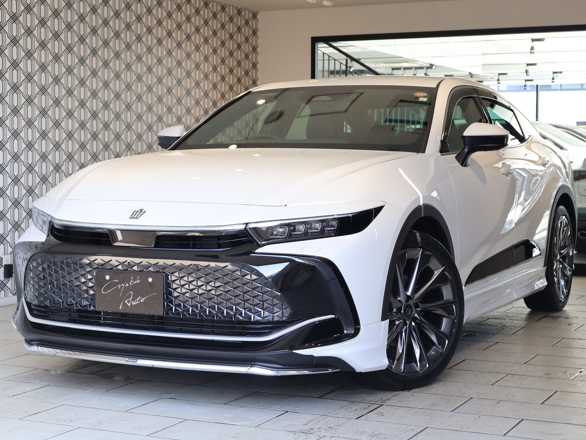 TOYOTA CROWN CROSSOVER - View 1