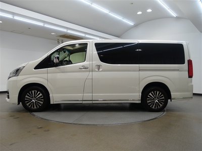TOYOTA GRAND ACE - 7
