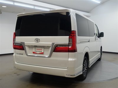 TOYOTA GRAND ACE - 8