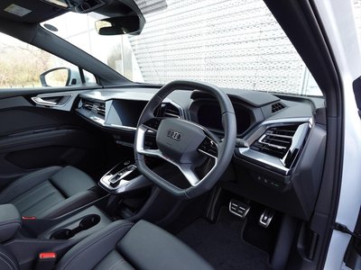 AUDI Q4 SPORTBACK E-TRON - 8