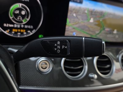 2018 Mercedes-BENZ E-CLASS 缩略图 12