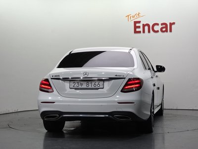 2018 Mercedes-BENZ E-CLASS 照片 3