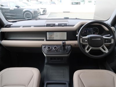 LAND ROVER DEFENDER - 2