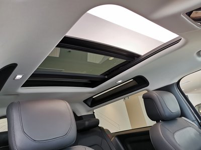 LAND ROVER DEFENDER - 3