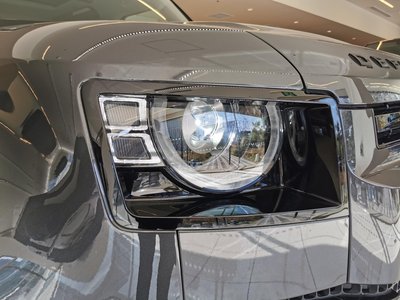 LAND ROVER DEFENDER - 8