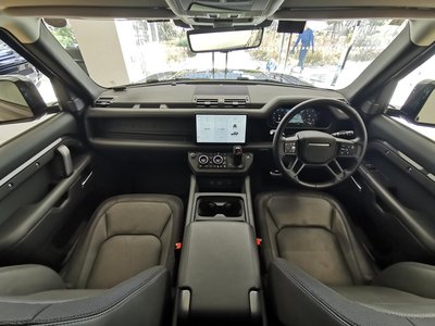 LAND ROVER DEFENDER - 4