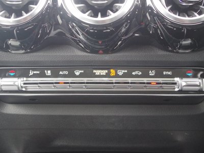 2023 Mercedes-BENZ GLB thumbnail 21