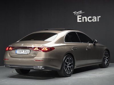 MERCEDES-BENZ E-CLASS - 4