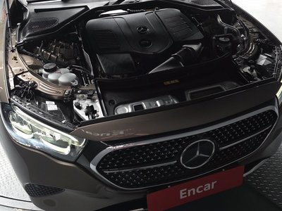 MERCEDES-BENZ E-CLASS - 7