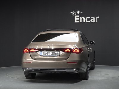 MERCEDES-BENZ E-CLASS - 3