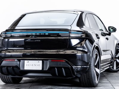 PORSCHE MACAN - 3