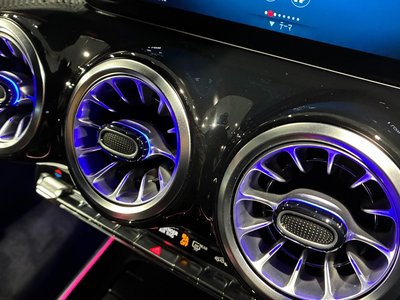 2023 Mercedes-BENZ GLB thumbnail 36