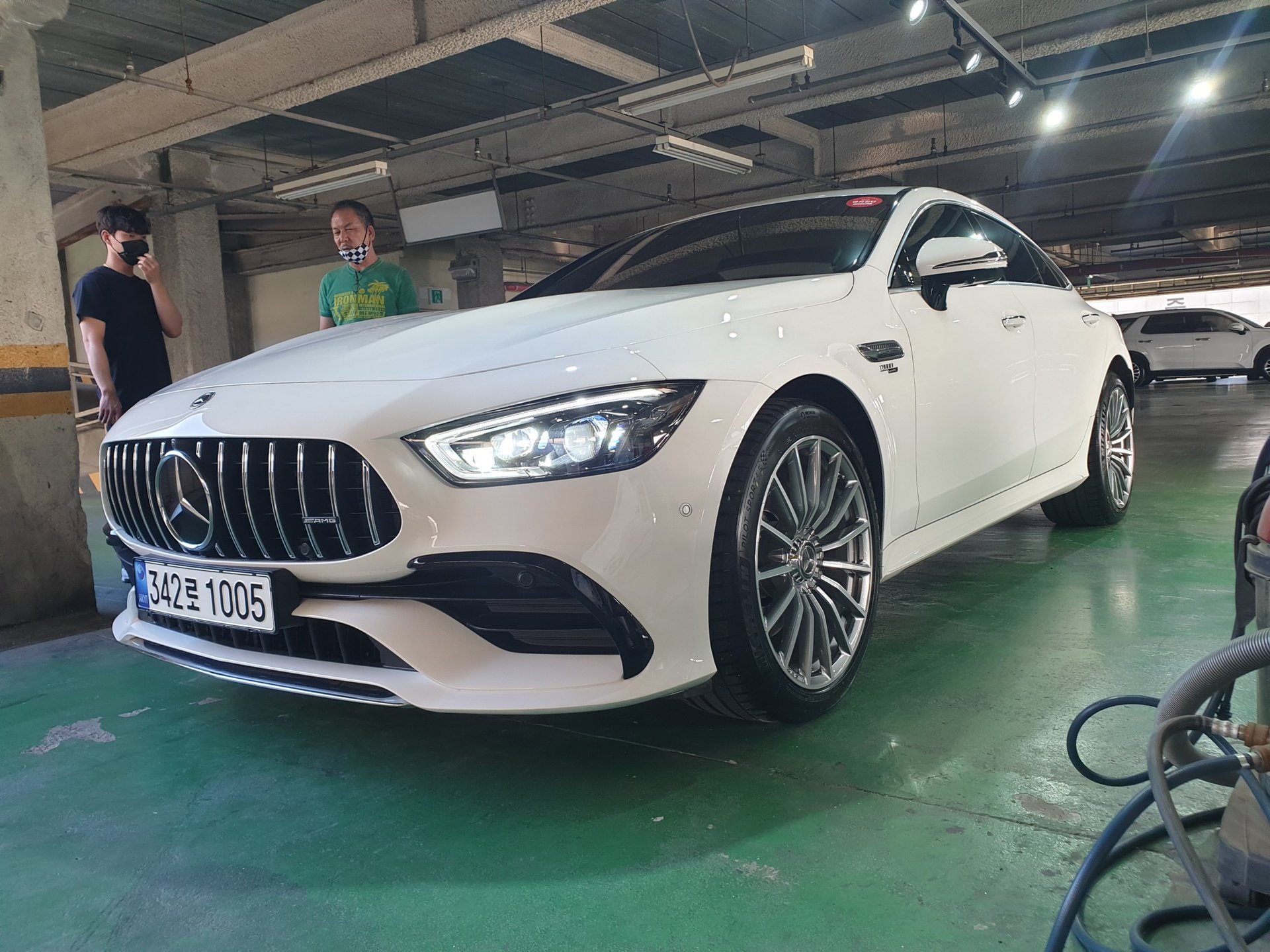 MERCEDES-BENZ GT AMG - View 1