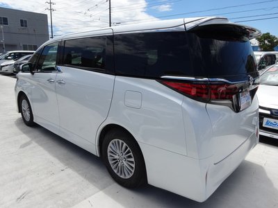 2025 Toyota ALPHARD — миниатюра 12
