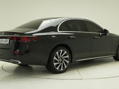 MERCEDES-BENZ E-CLASS - 4