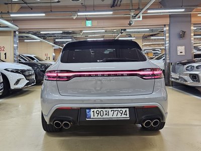 2022 Porsche MACAN — фото 7