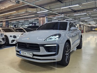 2022 Porsche MACAN — фото 1
