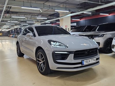 2022 Porsche MACAN — фото 2