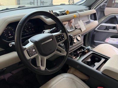 LAND ROVER DEFENDER - 10