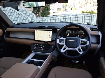 LAND ROVER DEFENDER - 3