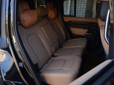 LAND ROVER DEFENDER - 5