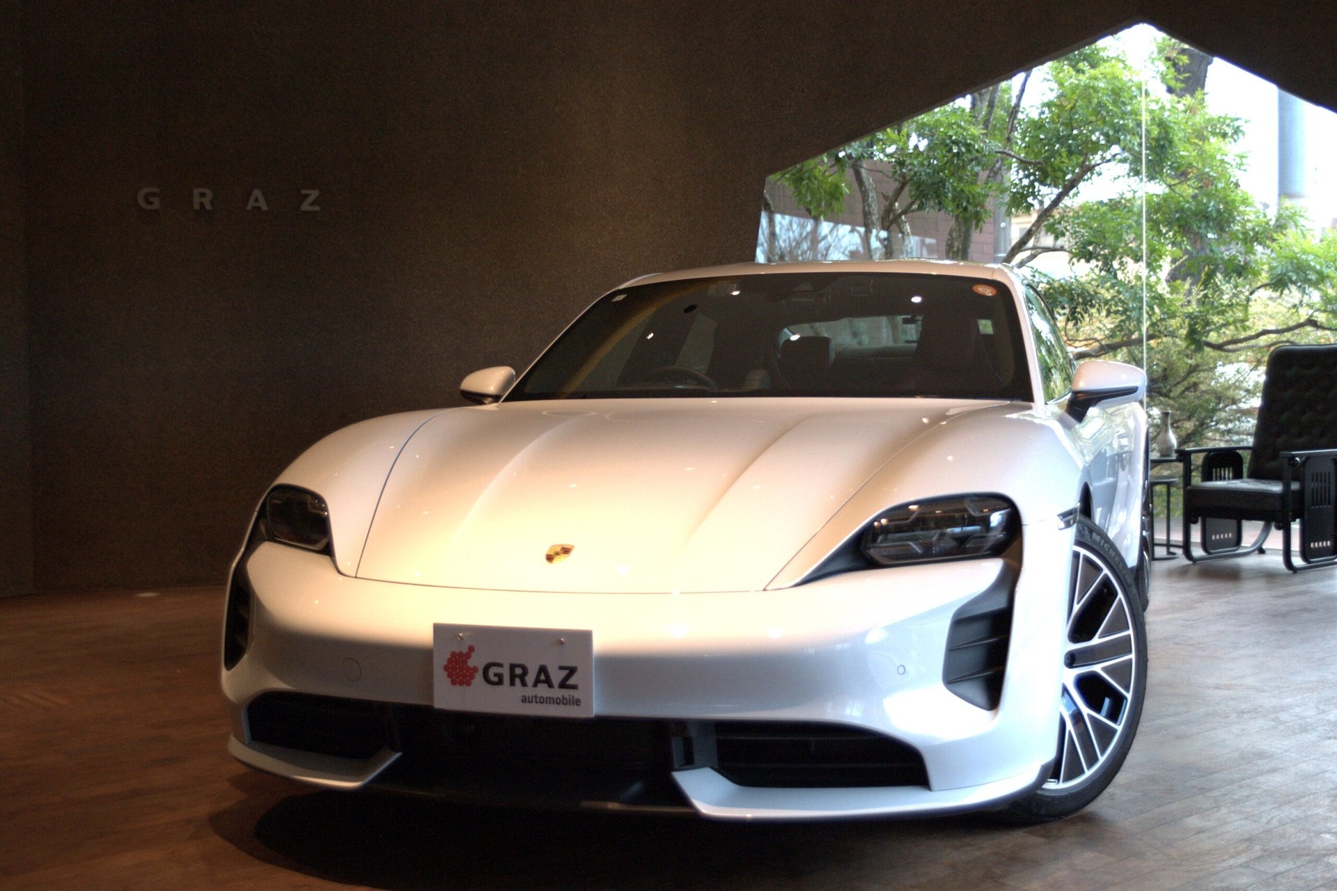 PORSCHE TAYCAN - View 1