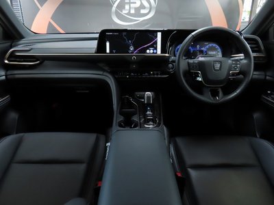 TOYOTA CROWN CROSSOVER - 3