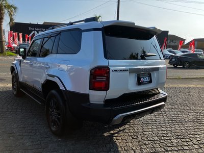 2025 Toyota LAND CRUISER 250 photo 3