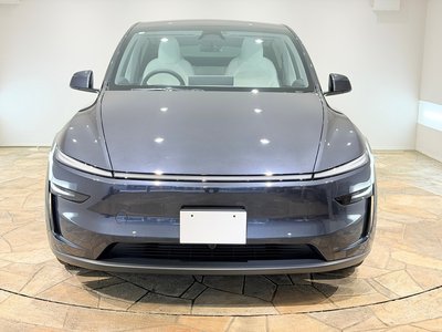 TESLA MODEL Y - 4