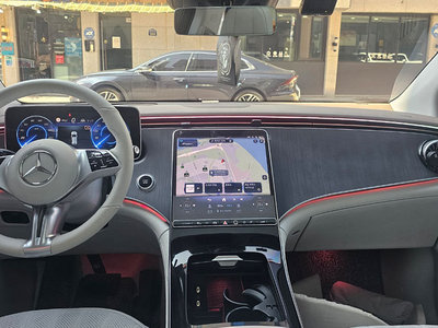 MERCEDES-BENZ EQE - 7