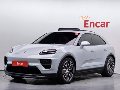 PORSCHE MACAN - 1