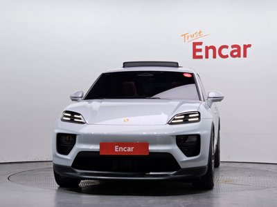 PORSCHE MACAN - 2