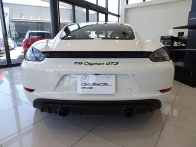 PORSCHE 718 CAYMAN - 4
