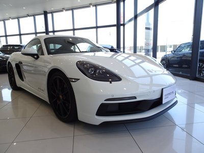 PORSCHE 718 CAYMAN - 3