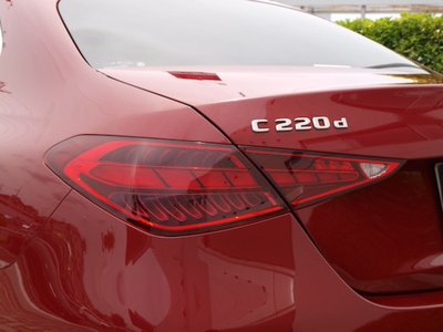 صورة مصغرة 32 لـ 2025 Mercedes-BENZ C-CLASS
