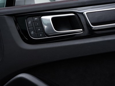 PORSCHE CAYENNE - 9
