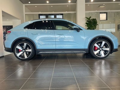 PORSCHE MACAN - 4