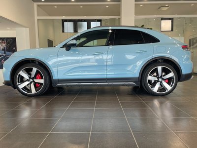 PORSCHE MACAN - 8
