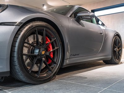 PORSCHE 911 - 8