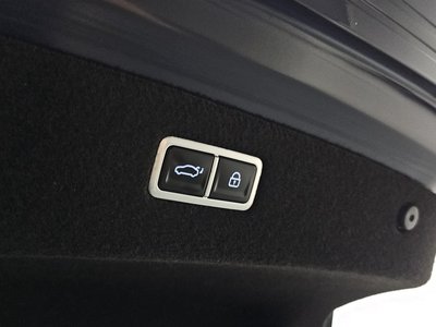 2022 Genesis G90 (RS4) — миниатюра 18