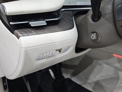 2022 Genesis G90 (RS4) — миниатюра 16