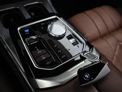 BMW I7 - 9